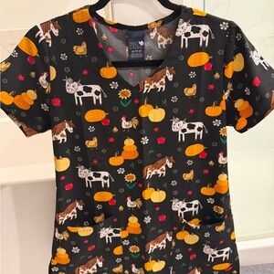 Zoë + Chloe Black Farm Animal Pumpkin Print Scrub Top